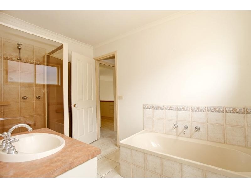 2A Allott Court, Spring Gully VIC 3550