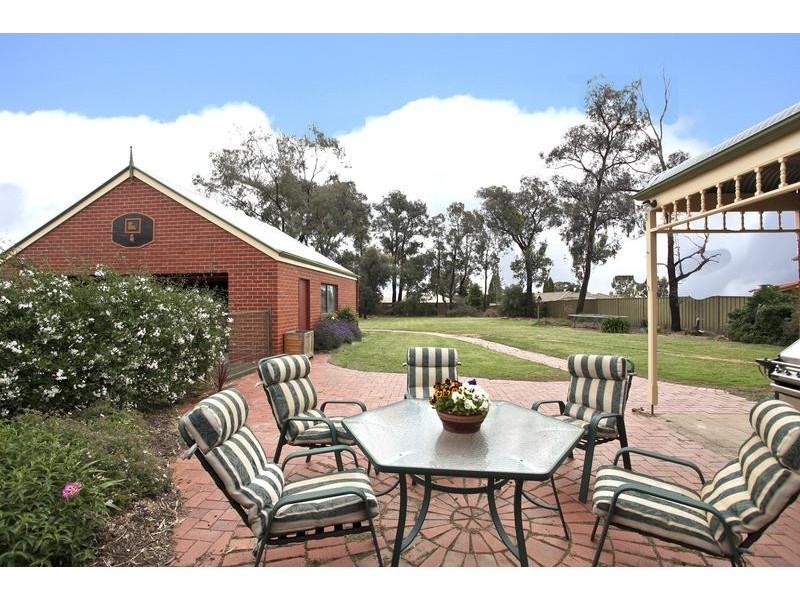 207 North Harley Street, Strathdale VIC 3550