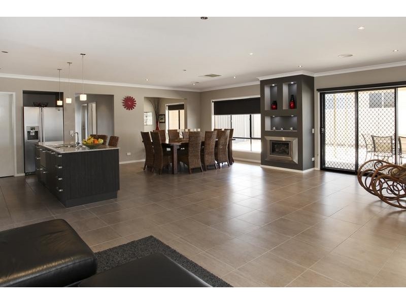 15 Hanover Place, Strathfieldsaye VIC 3551