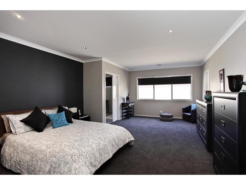 15 Hanover Place, Strathfieldsaye VIC 3551