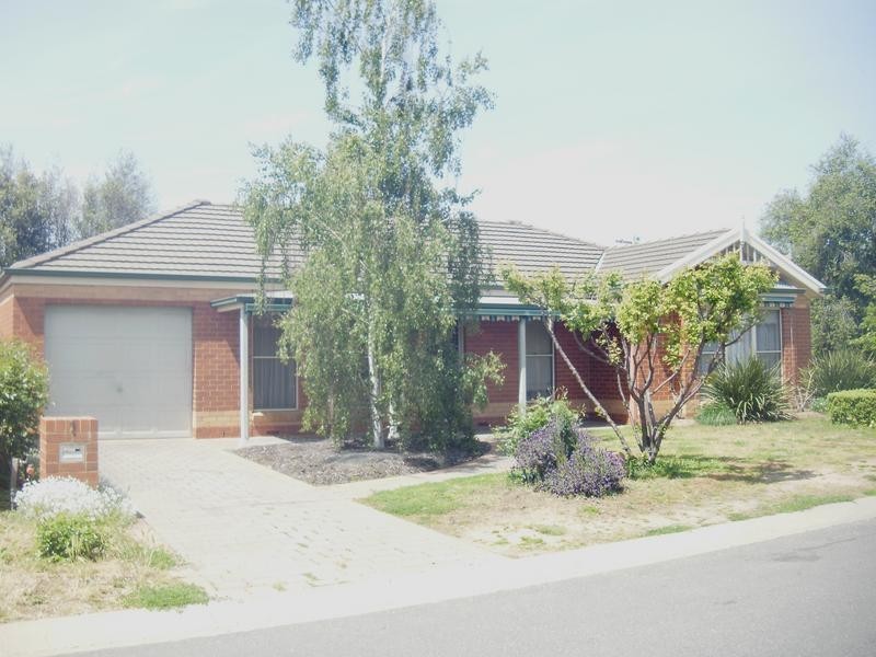 1 McCurrah Place, Strathdale VIC 3550