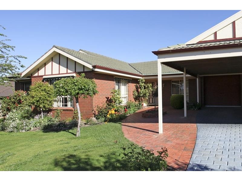 22 Greenwood Drive, Strathdale VIC 3550