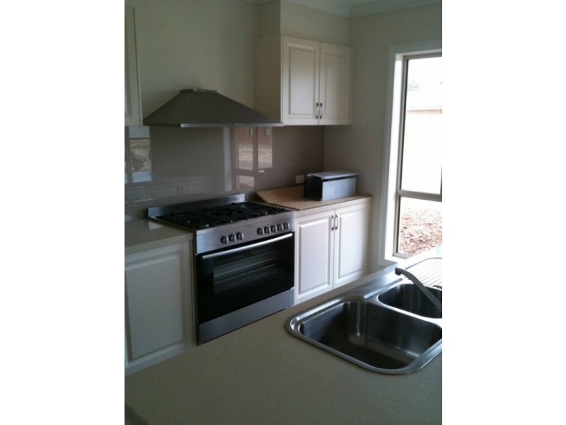 12 Elandra Drive, Epsom VIC 3551