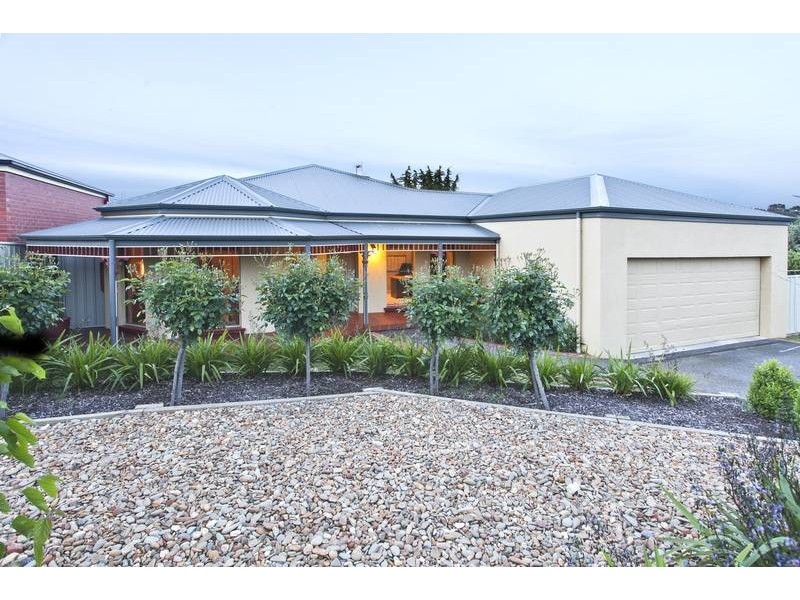 8 Bottlebrush Court, Strathdale VIC 3550