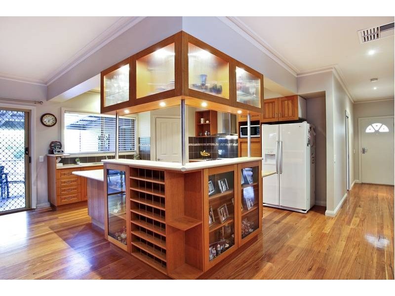 8 Bottlebrush Court, Strathdale VIC 3550