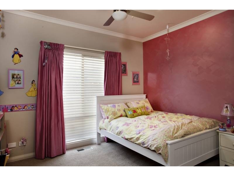 8 Bottlebrush Court, Strathdale VIC 3550