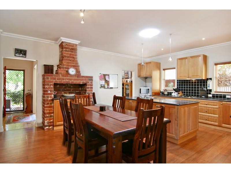 6 McMillan Street, Kennington VIC 3550