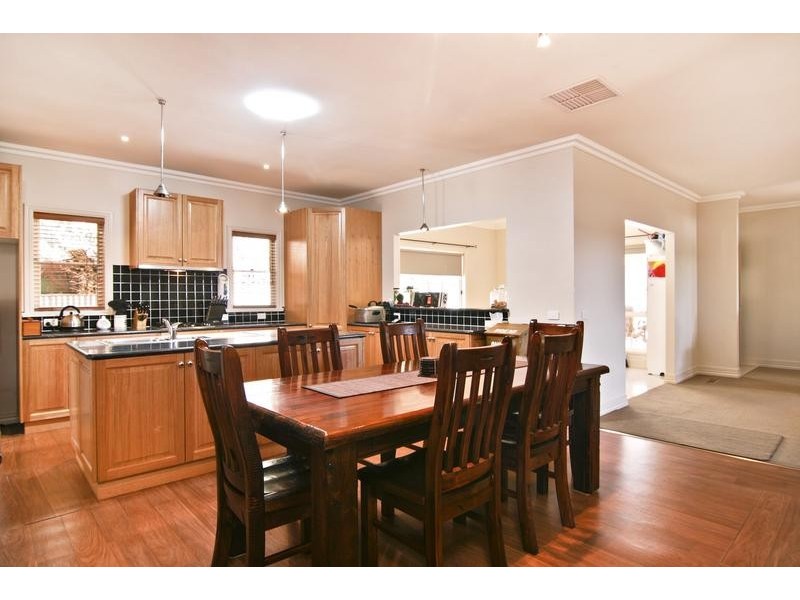 6 McMillan Street, Kennington VIC 3550