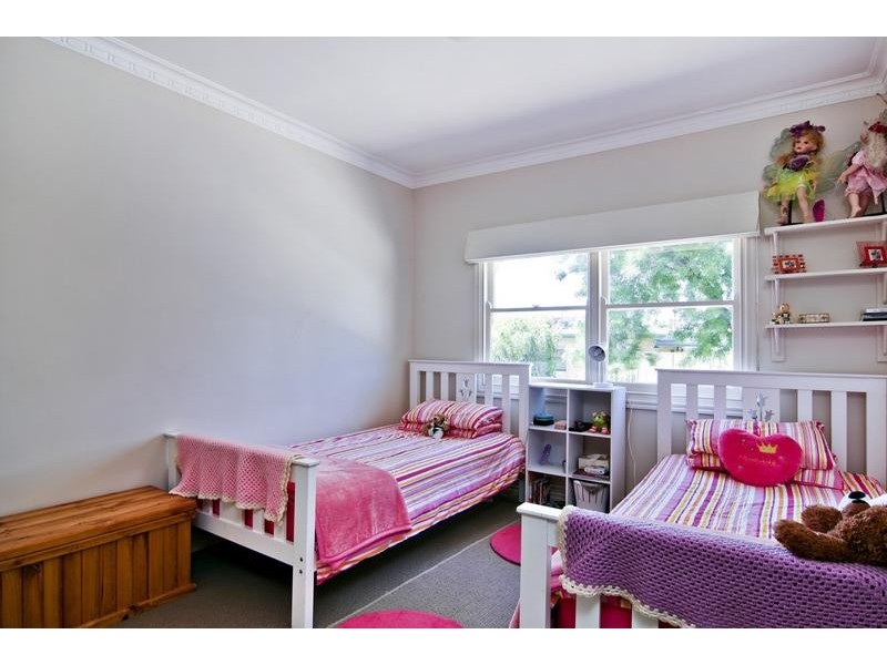 6 McMillan Street, Kennington VIC 3550