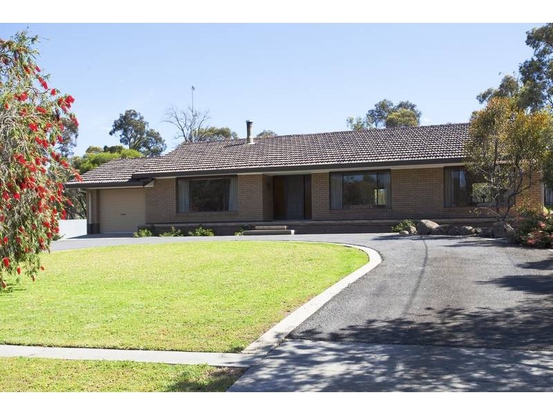 10 Averys Road, Eaglehawk VIC 3556
