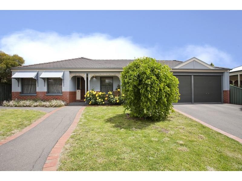 9 McCurrach Place, Strathdale VIC 3550