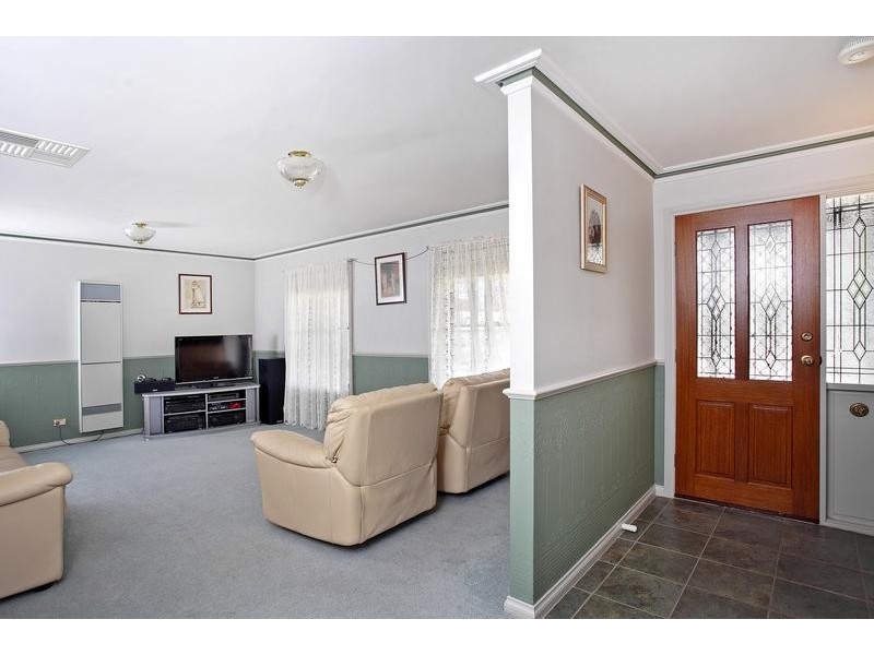 9 McCurrach Place, Strathdale VIC 3550