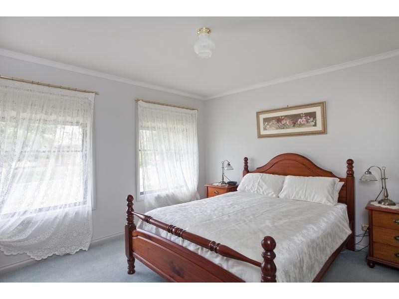 9 McCurrach Place, Strathdale VIC 3550