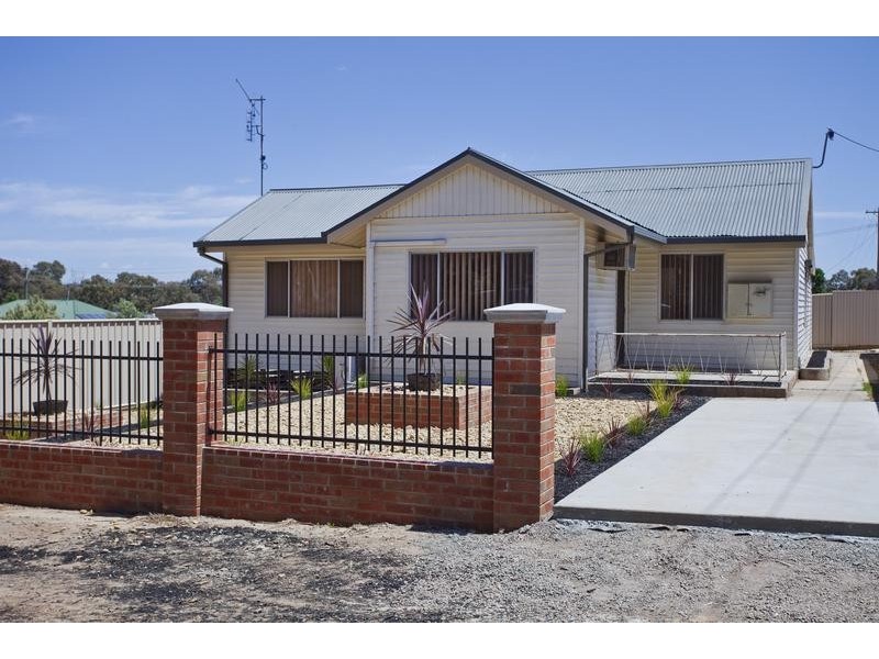21 Short Street, Kangaroo Flat VIC 3555
