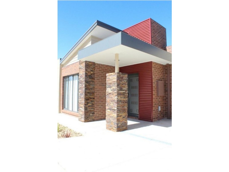 3/21 Short Street, Kangaroo Flat VIC 3555