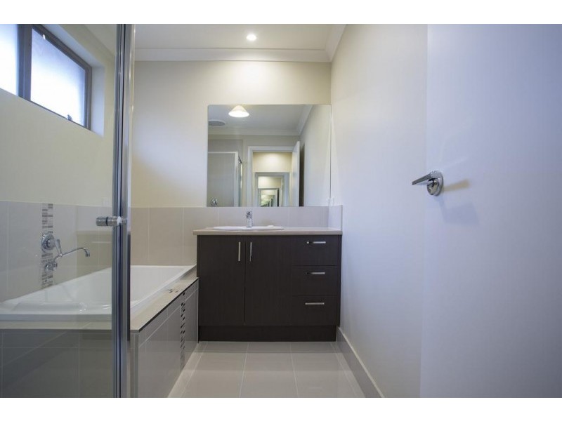 2/23 Alexander Street, Kangaroo Flat VIC 3555