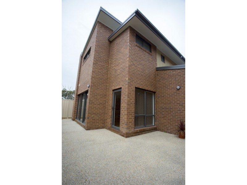 2/23 Alexander Street, Kangaroo Flat VIC 3555