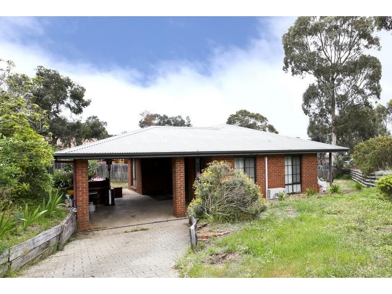 1/5 Biggs Court, Flora Hill VIC 3550