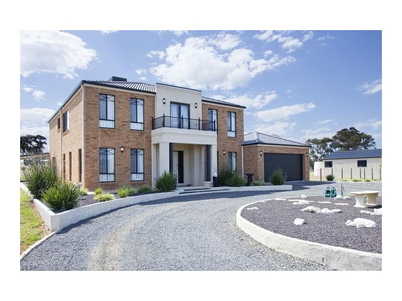 10 Domenica Drive, Junortoun VIC 3551