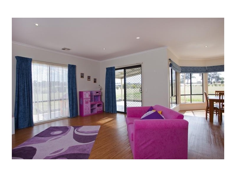 10 Domenica Drive, Junortoun VIC 3551