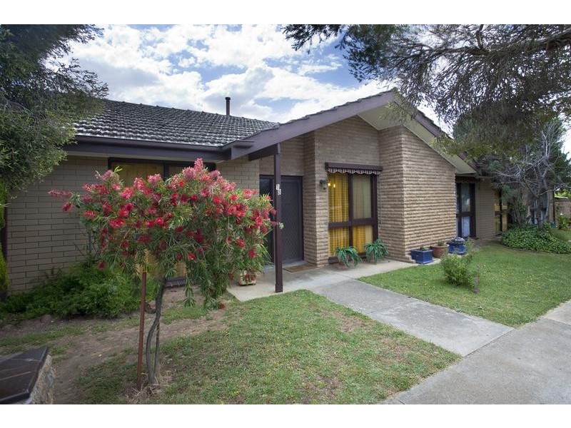 18 Osborn Avenue, Kangaroo Flat VIC 3555
