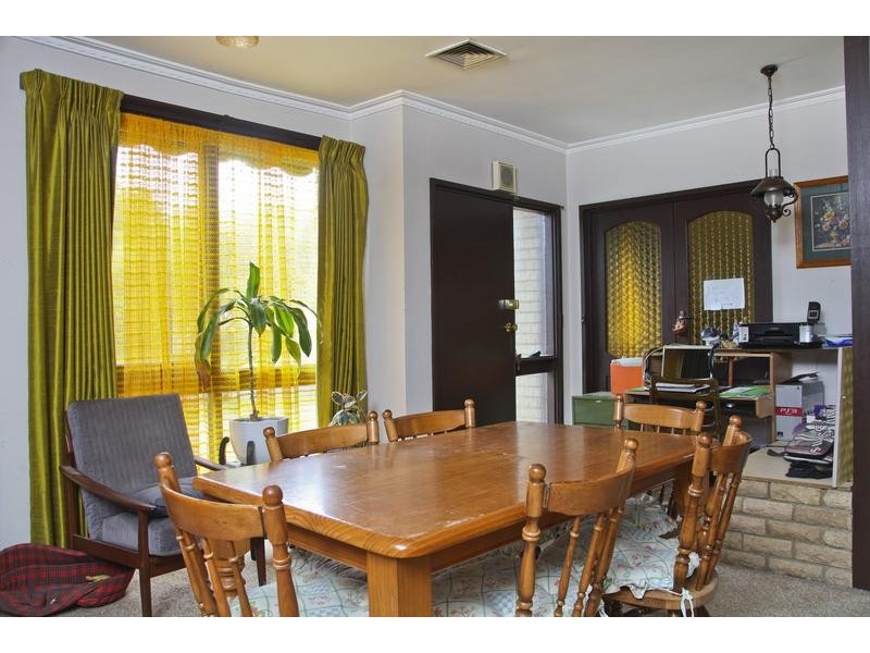 18 Osborn Avenue, Kangaroo Flat VIC 3555
