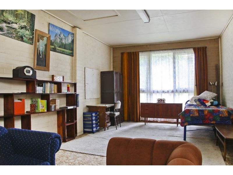 18 Osborn Avenue, Kangaroo Flat VIC 3555