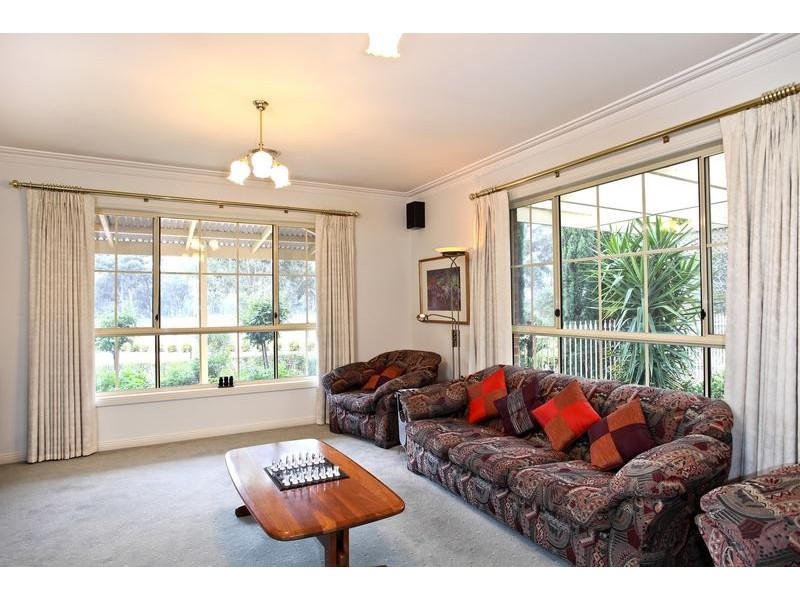13 Kalinda Drive, Junortoun VIC 3551