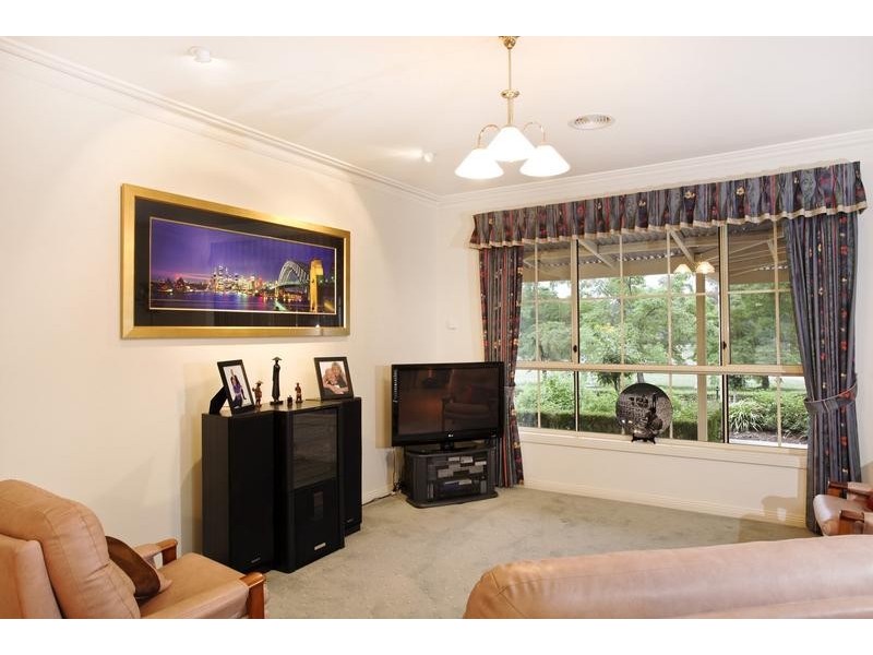 13 Kalinda Drive, Junortoun VIC 3551