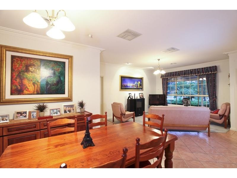 13 Kalinda Drive, Junortoun VIC 3551