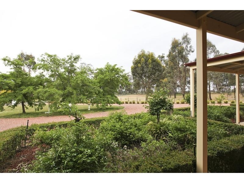 13 Kalinda Drive, Junortoun VIC 3551