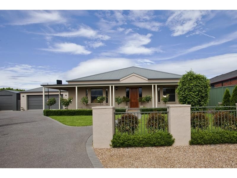 4 Exeter Place, Strathfieldsaye VIC 3551