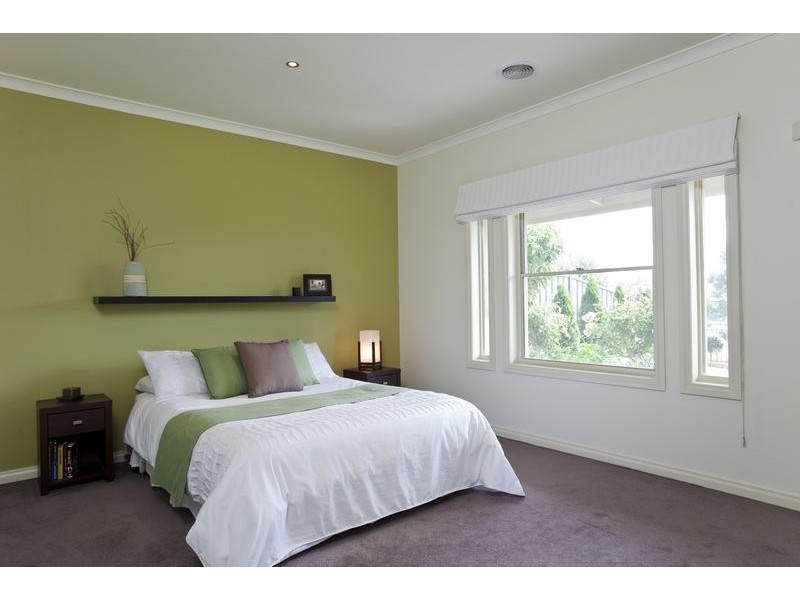 4 Exeter Place, Strathfieldsaye VIC 3551