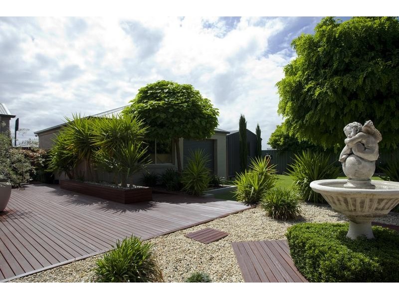 4 Exeter Place, Strathfieldsaye VIC 3551