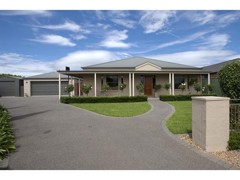 4 Exeter Place, Strathfieldsaye VIC 3551