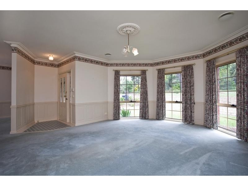 17 Harpin Place, Strathdale VIC 3550