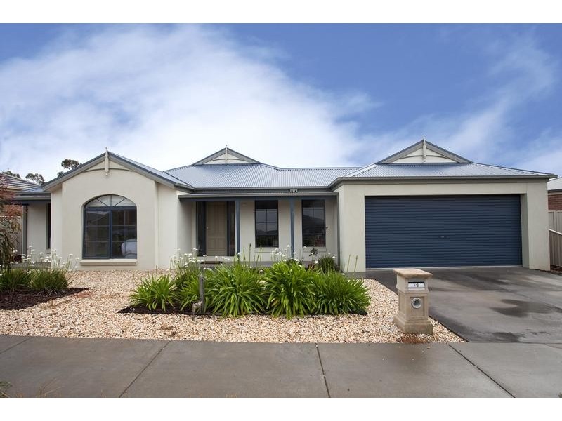 18 Manna Gum Drive, Epsom VIC 3551