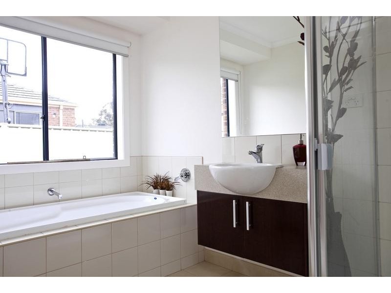 18 Manna Gum Drive, Epsom VIC 3551