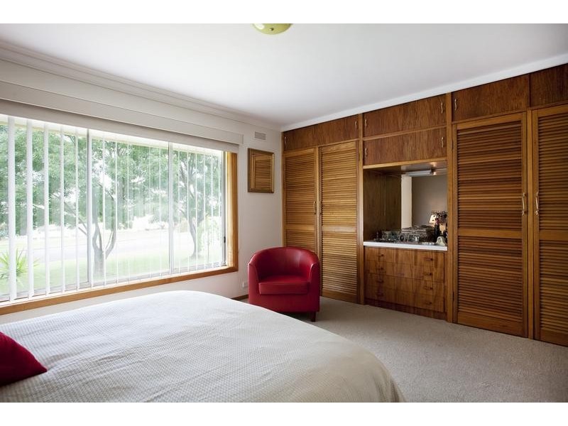 3 Oak Street, Eaglehawk VIC 3556
