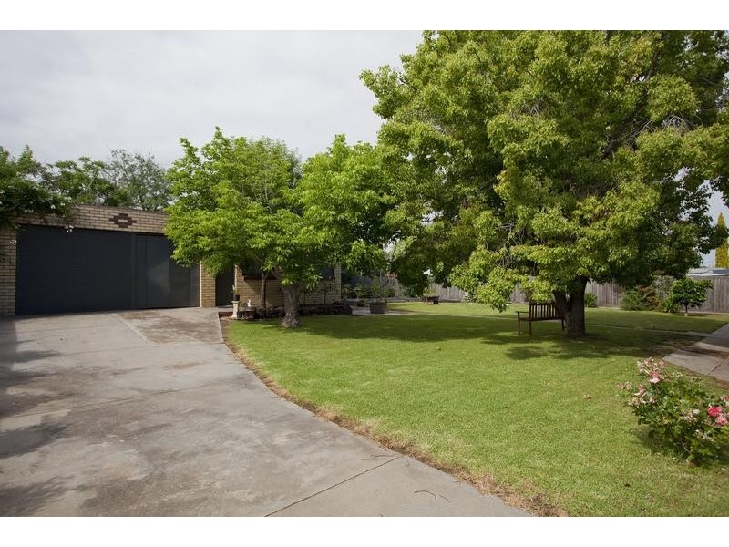 3 Oak Street, Eaglehawk VIC 3556