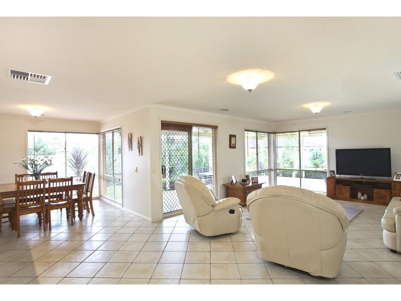 71 Arthurs Crescent, Strathfieldsaye VIC 3551