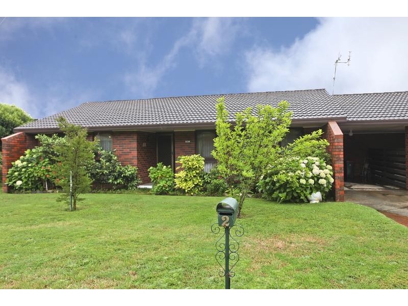 2/1 Nandina Court, Strathdale VIC 3550