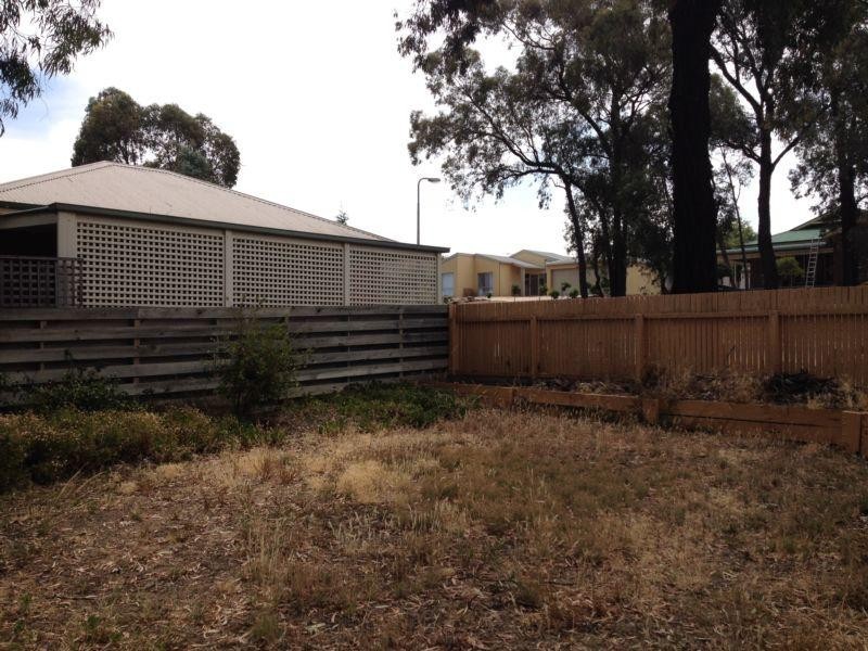 2/1 Ironbark Court, Strathdale VIC 3550