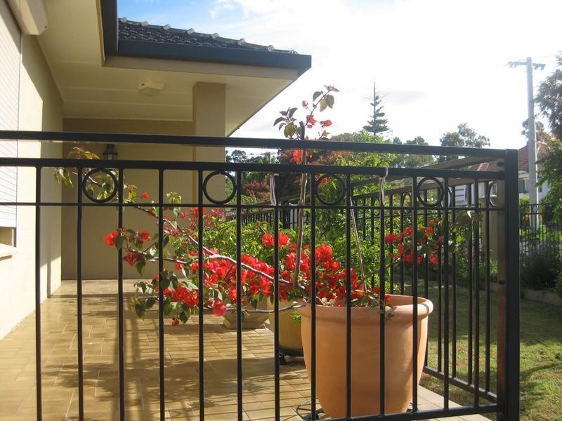 10 Putnam Avenue, Strathdale VIC 3550