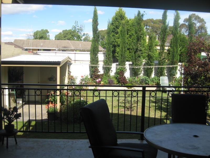 10 Putnam Avenue, Strathdale VIC 3550