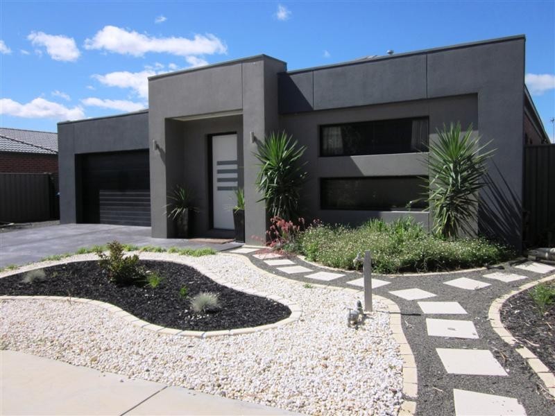 24 Waterview Drive, White Hills VIC 3550