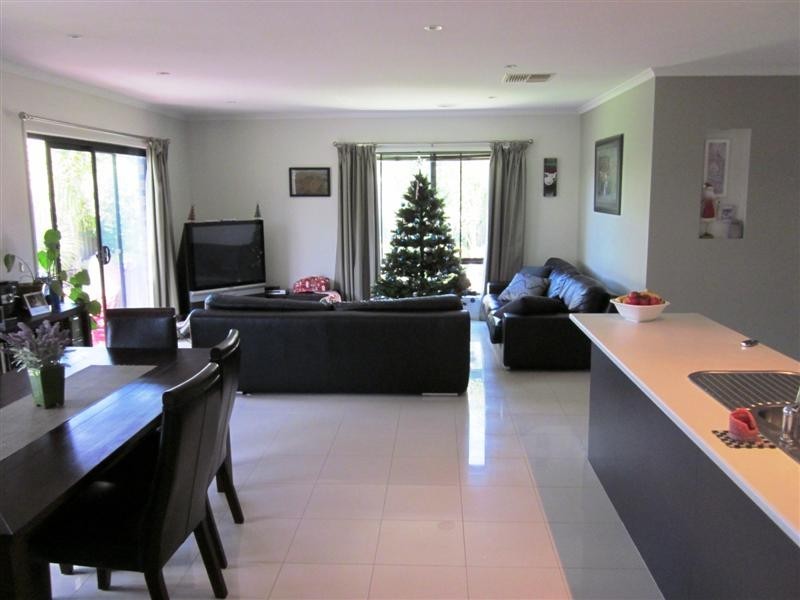 24 Waterview Drive, White Hills VIC 3550