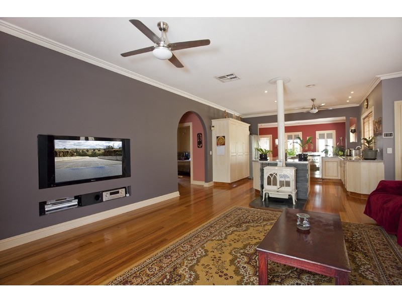 19 Horace Street, Quarry Hill VIC 3550