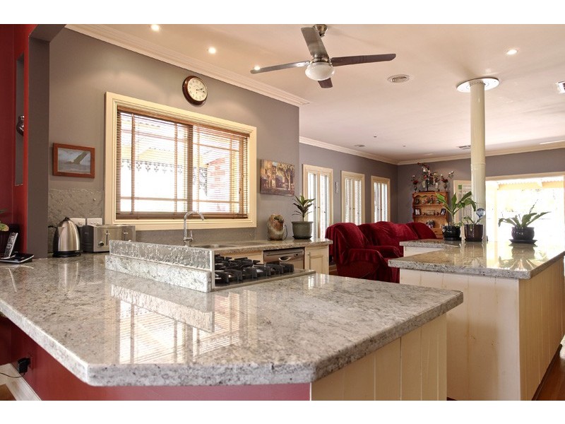19 Horace Street, Quarry Hill VIC 3550