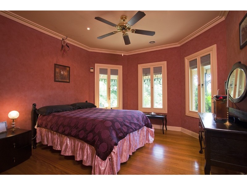 19 Horace Street, Quarry Hill VIC 3550